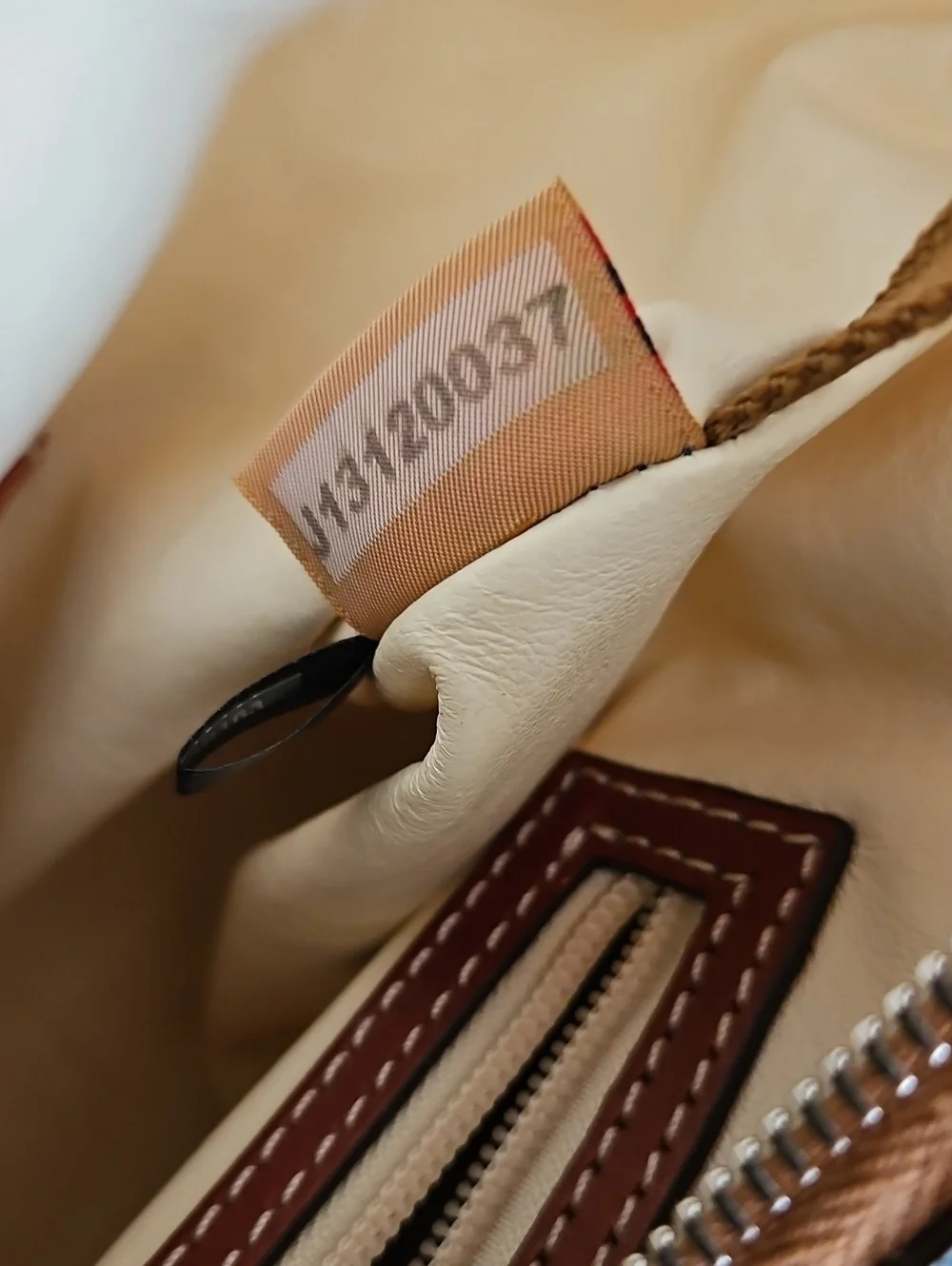 Dooney & Bourke classic dooney
